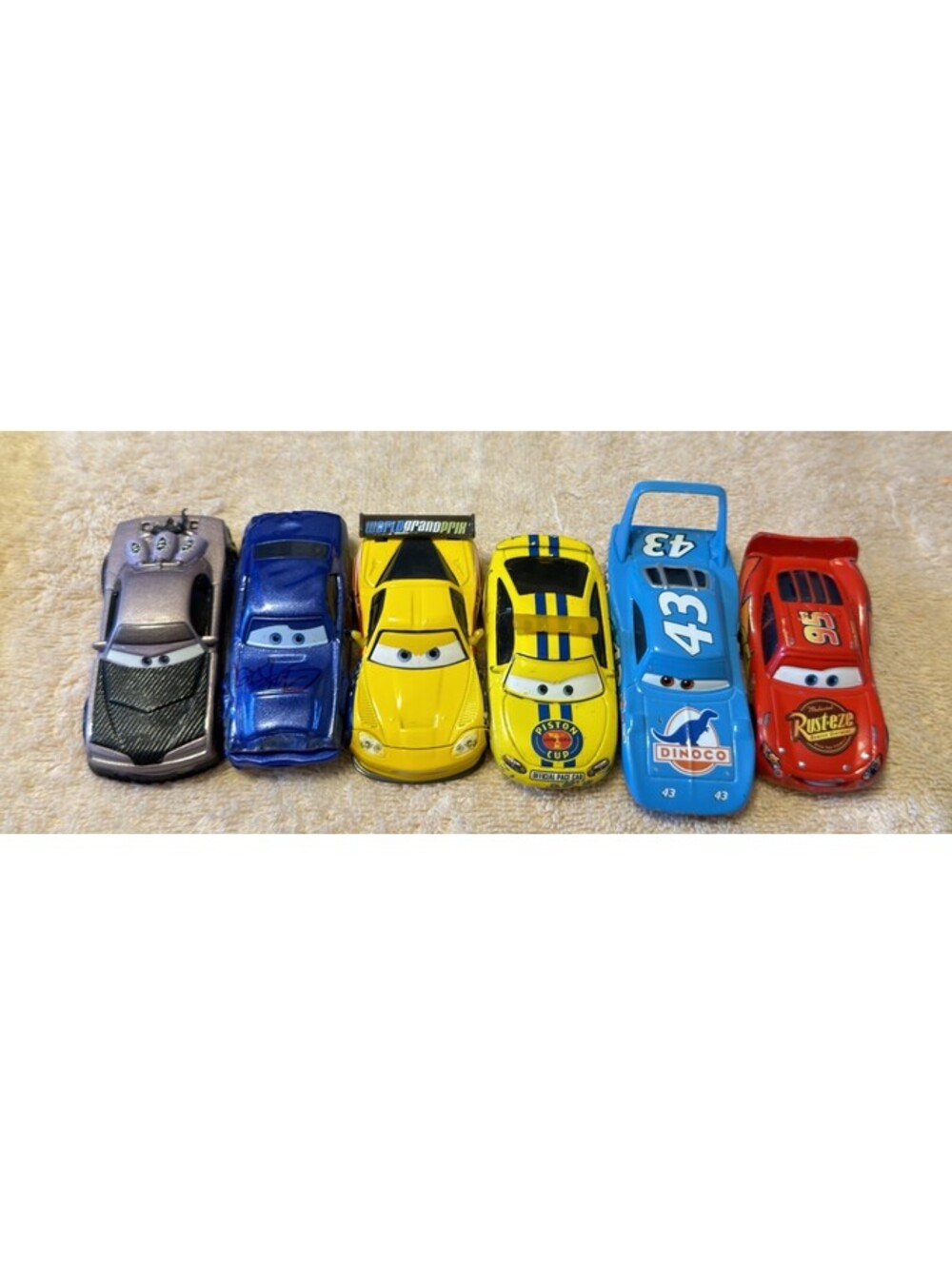 6 Disney Pixar Diecast Cars